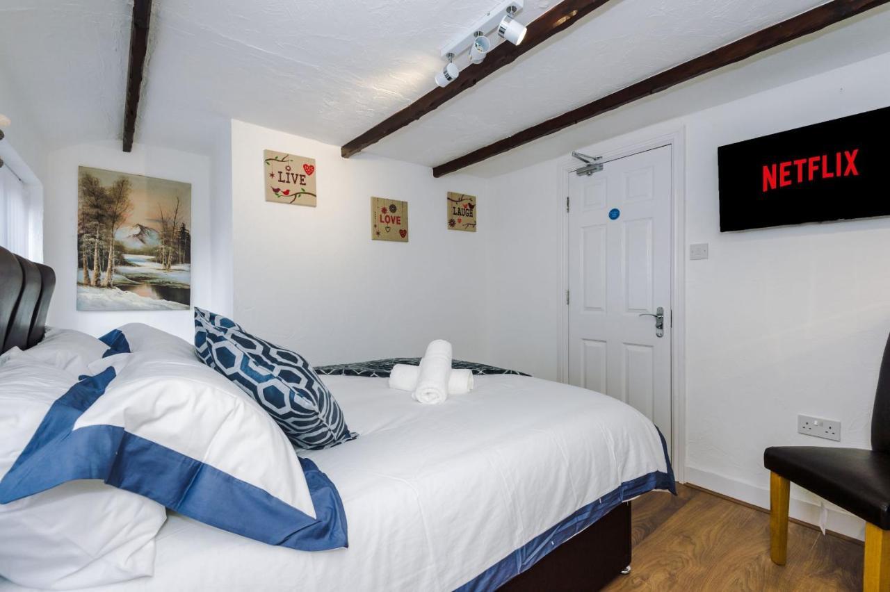 Sunshine Cottage By Happy Sunshine Stay Golborne Exterior photo